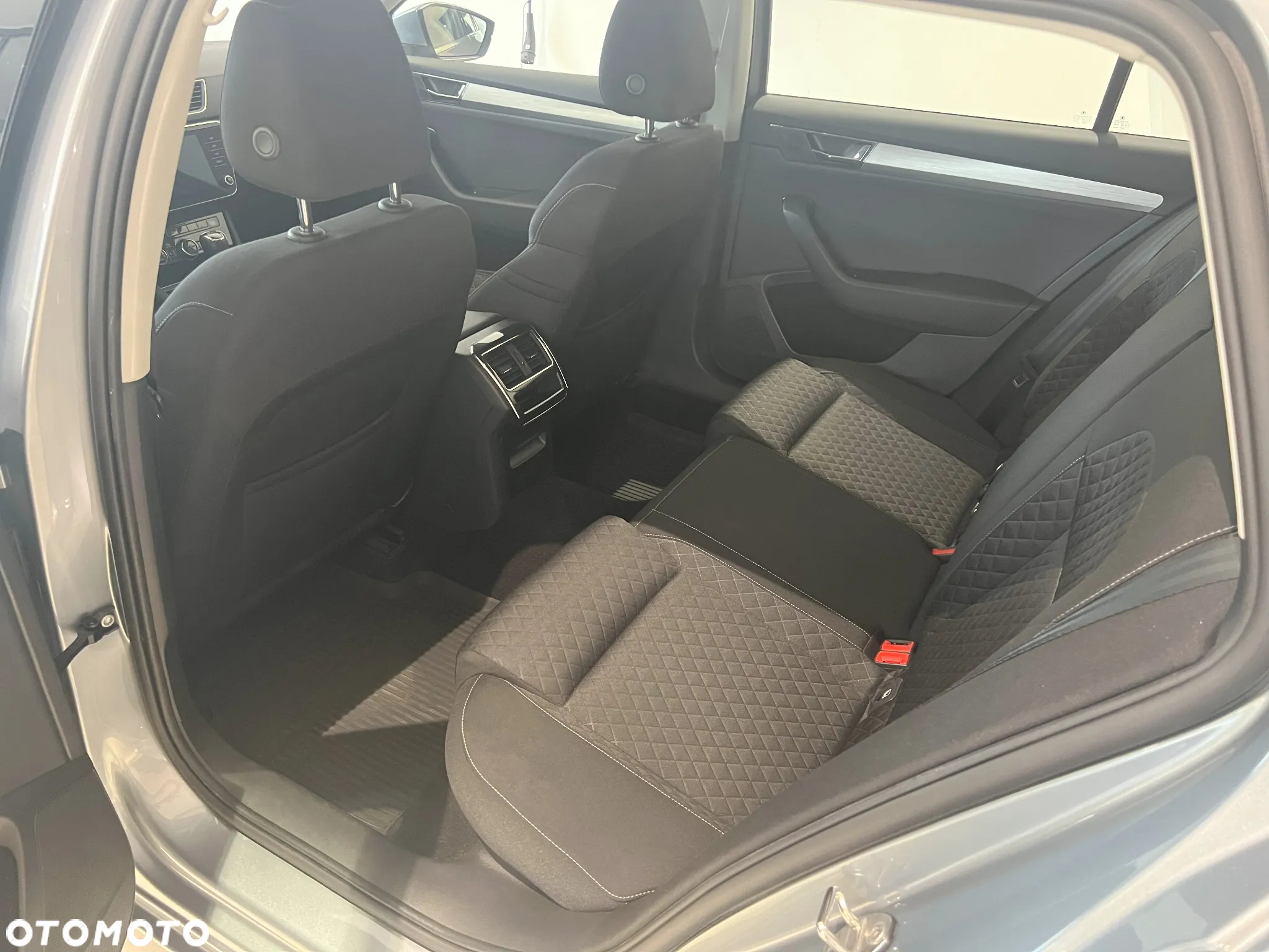 Skoda Superb 1.5 TSI Ambition DSG - 11