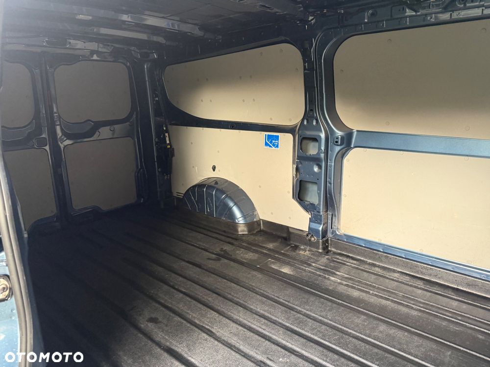 Ford Transit Custom 320 L2H1 Limited 2.0 150KM - 24