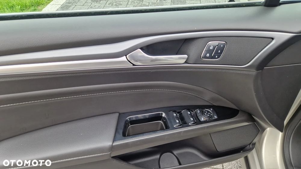 Ford Mondeo SW 1.5 EcoBoost S&S Autom Titanium - 25
