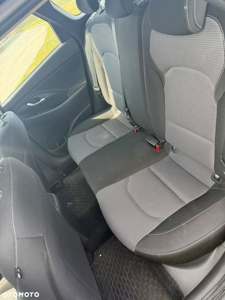 Hyundai i30 1.5 DPI Smart - 10