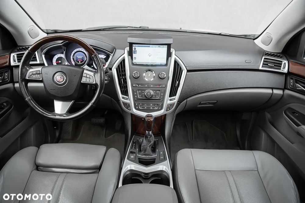 Cadillac SRX - 28