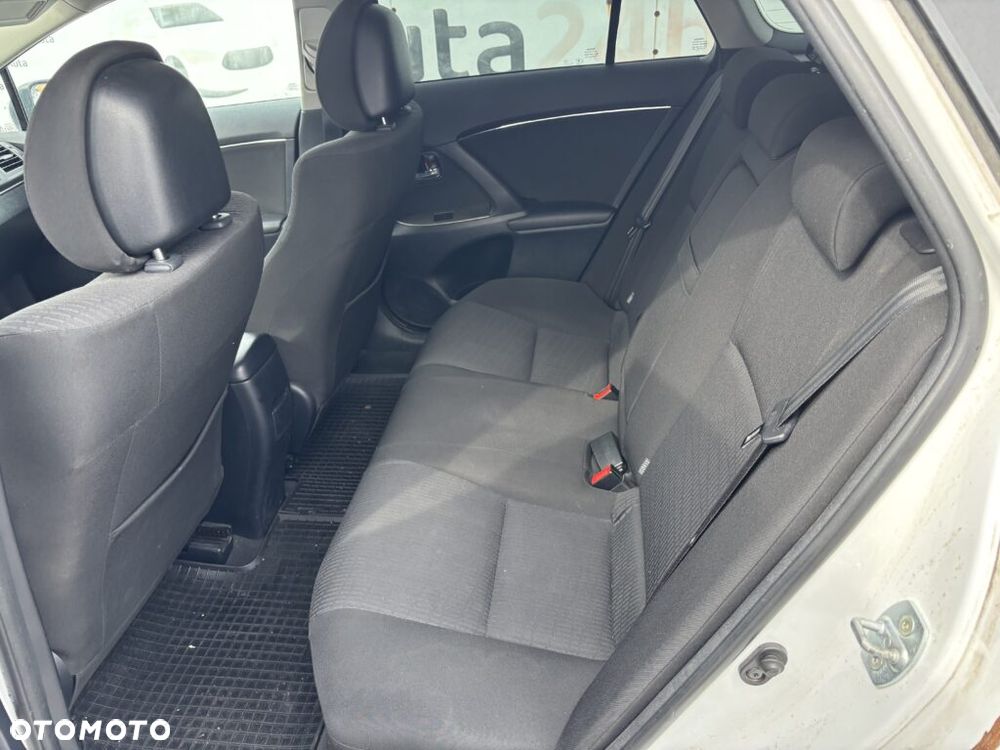 Toyota Avensis 2.0 D-4D Sol - 11
