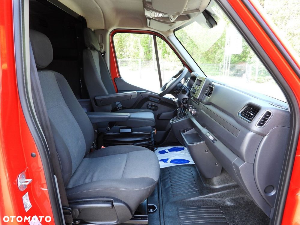 Renault MASTER PLANDEKA WINDA 8 PALET WEBASTO TEMPOMAT LEDY PNEUMATYKA KLIMATYZACJA  165KM - 36