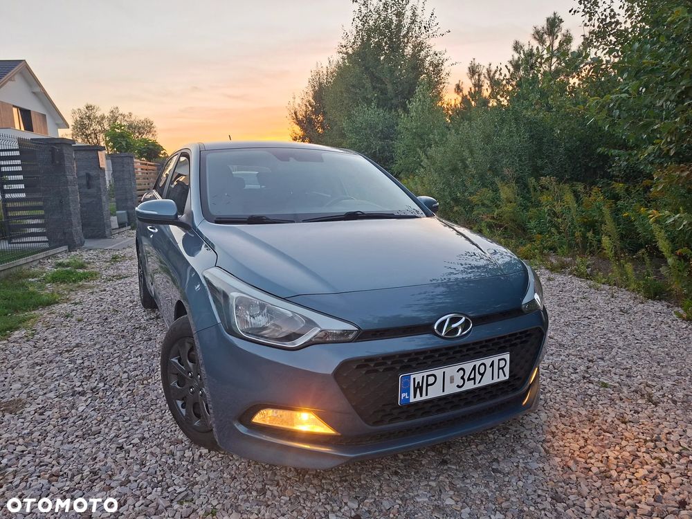 Hyundai i20 blue 1.2 Trend - 6