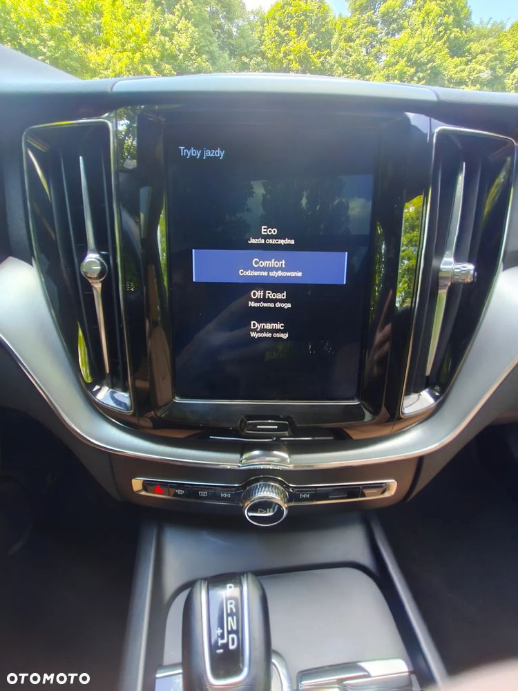 Volvo XC 60 T6 AWD Momentum - 31