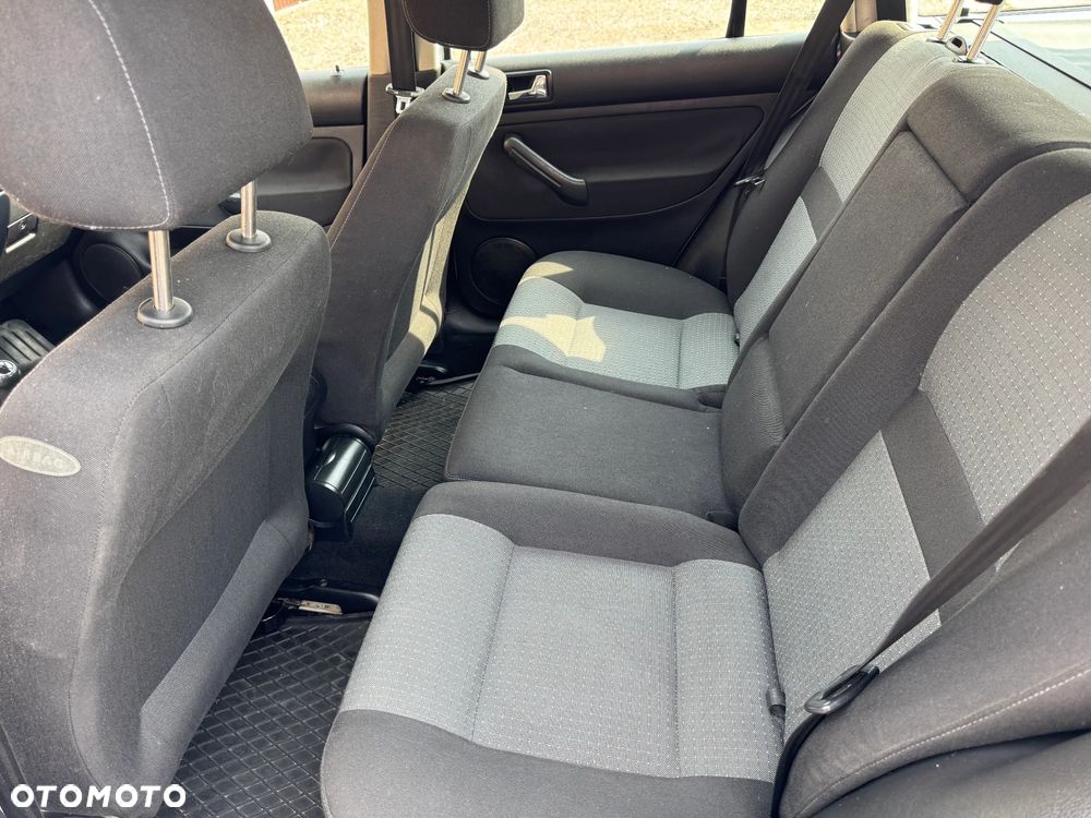 Volkswagen Golf 1.9 TDI Comfortline - 9
