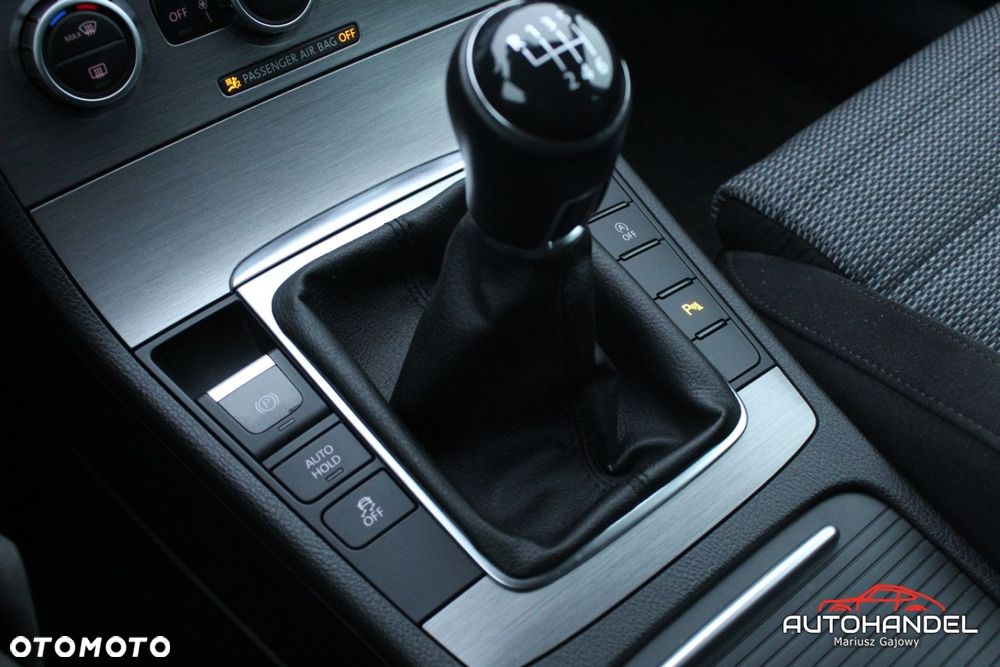 Volkswagen Passat - 16