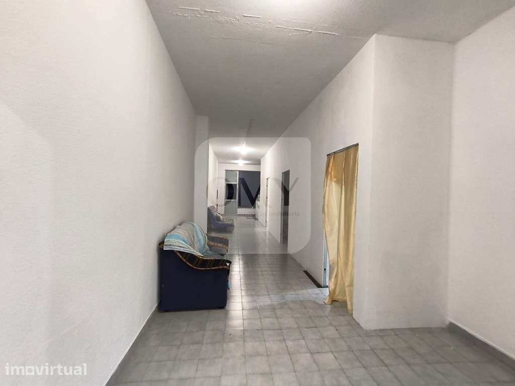 Loja junto ao Terminal Rodoviário de Vila Real - Grande imagem: 2/9