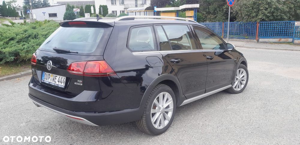 Volkswagen Golf - 6