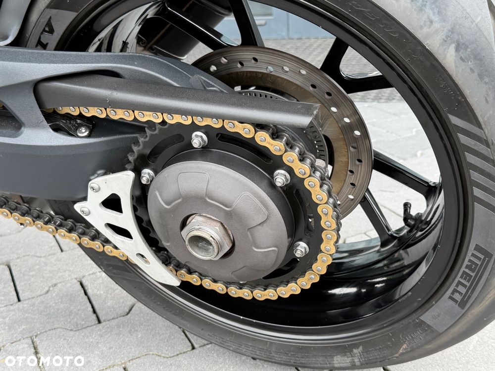 Triumph Speed Triple - 32