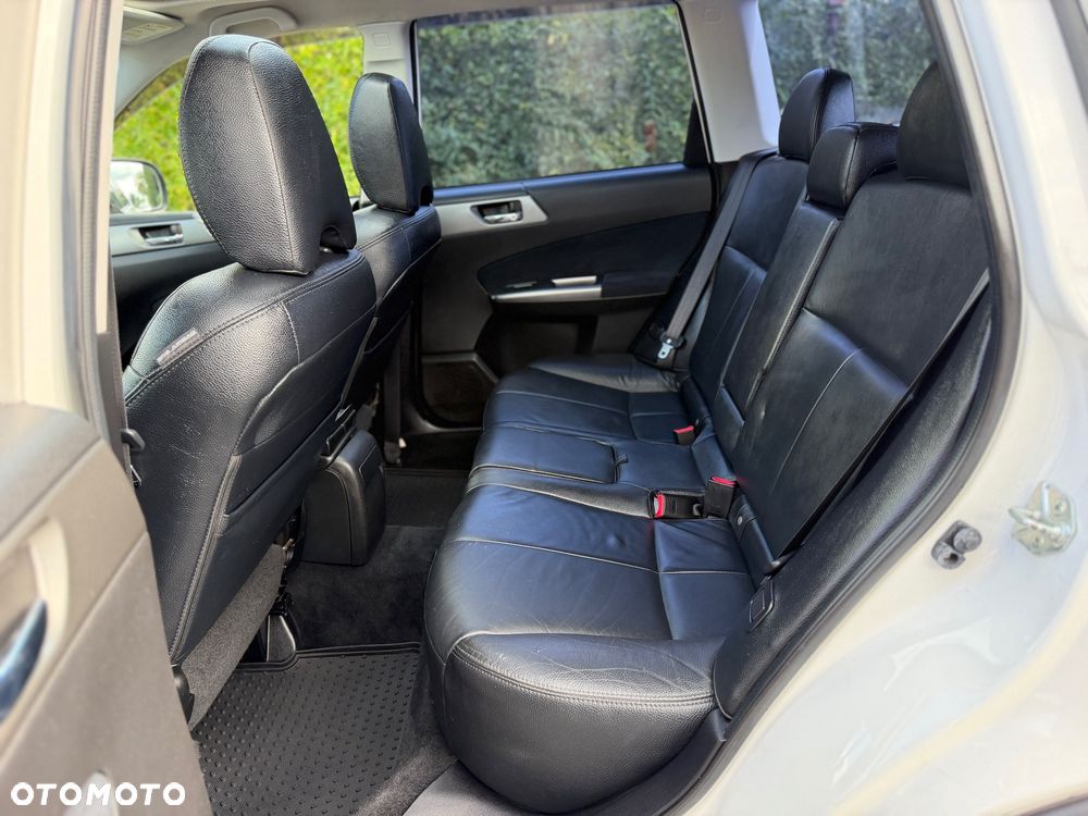 Subaru Forester 2.0X Exclusive - 24