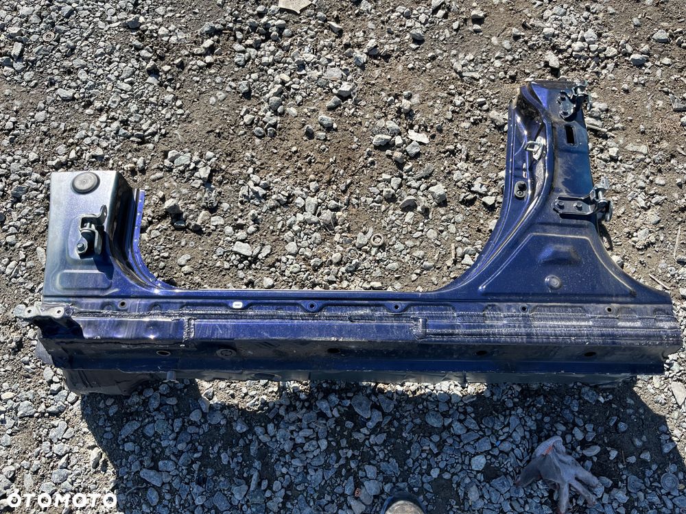 Ćwiartka próg lewy Toyota Corolla E21 - 4