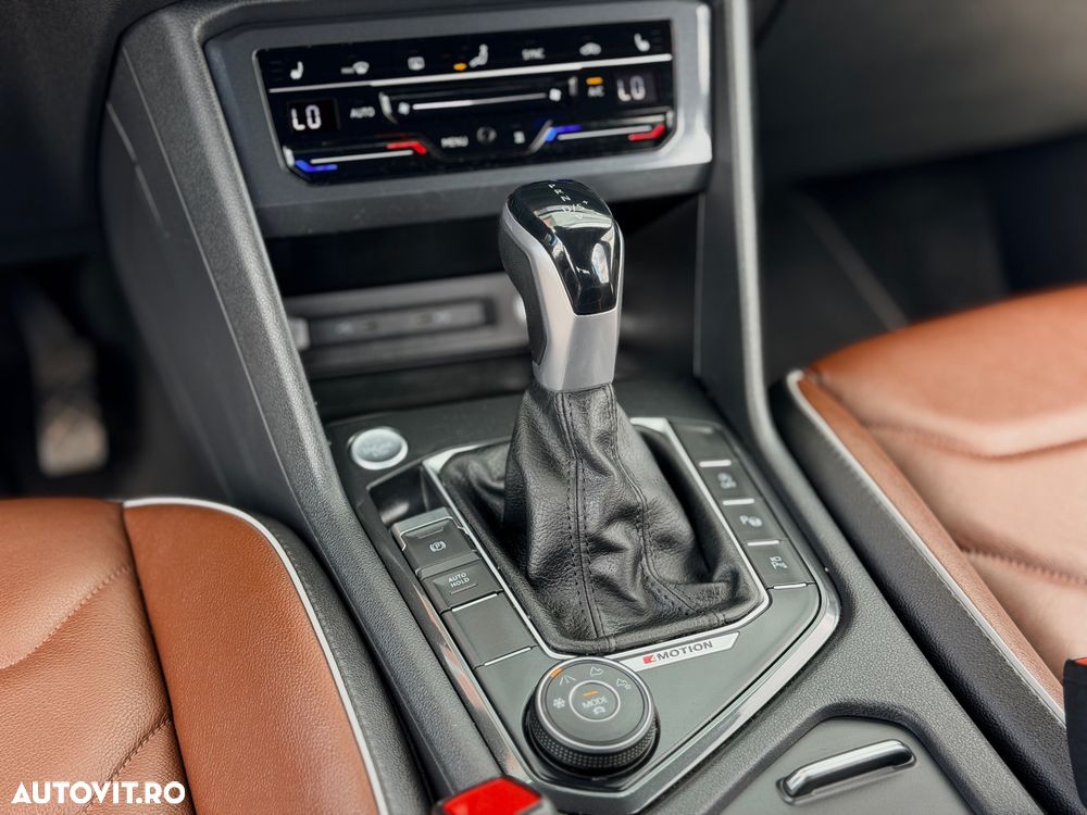 Volkswagen Tiguan 2.0 TDI SCR 4MOTION DSG Elegance - 17