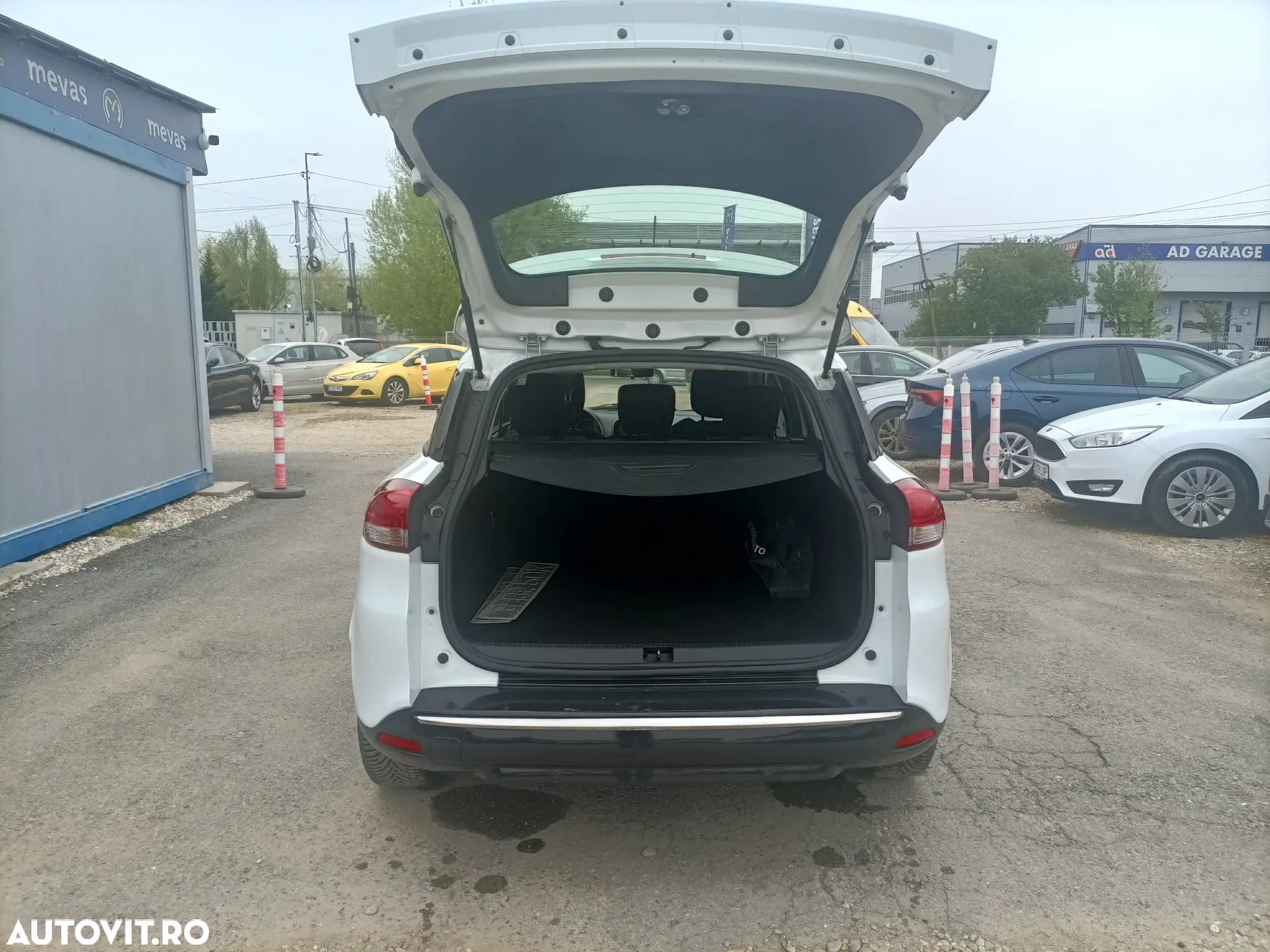 Renault Clio Estate Energy TCe Zen - 8