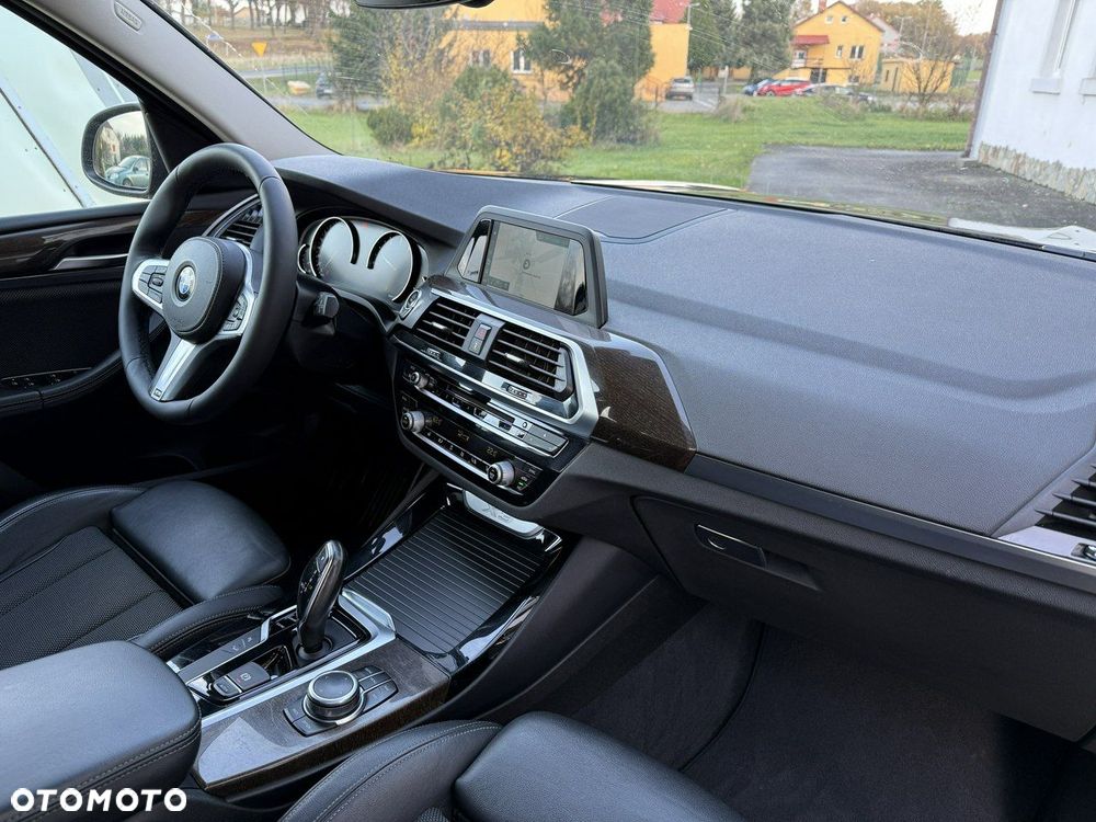 BMW X3 xDrive20i Advantage - 19