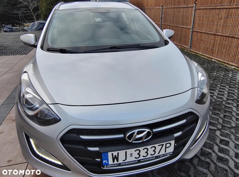 Hyundai i30 1.6 CRDi Classic + - 6