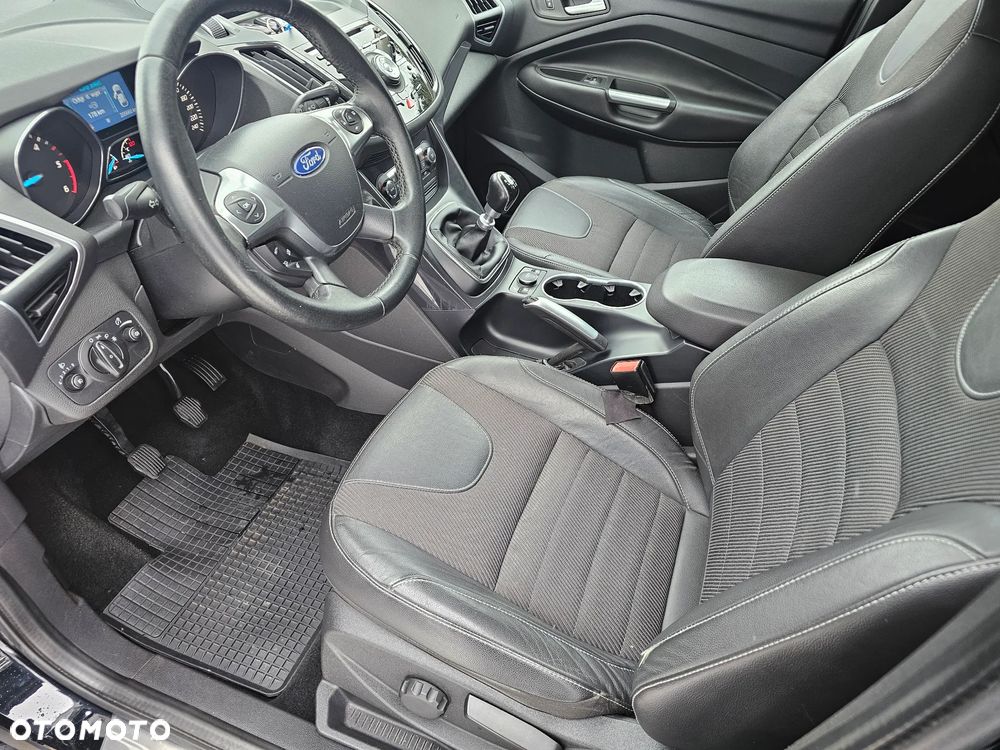 Ford Kuga 2.0 TDCi 2x4 Titanium - 9