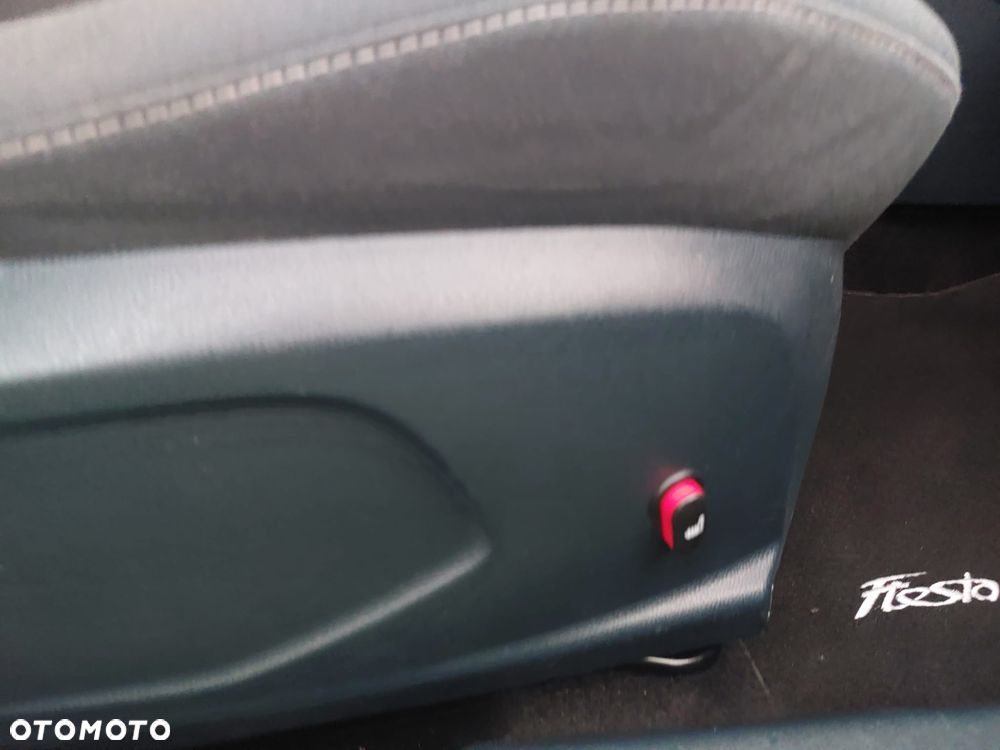Ford Fiesta - 17