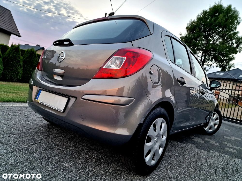 Opel Corsa 1.2 16V Cosmo S&S - 9