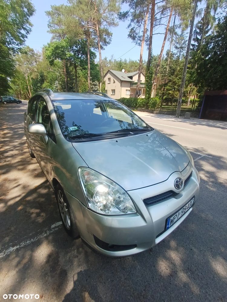 Toyota Corolla Verso 1.8 Premium + - 9