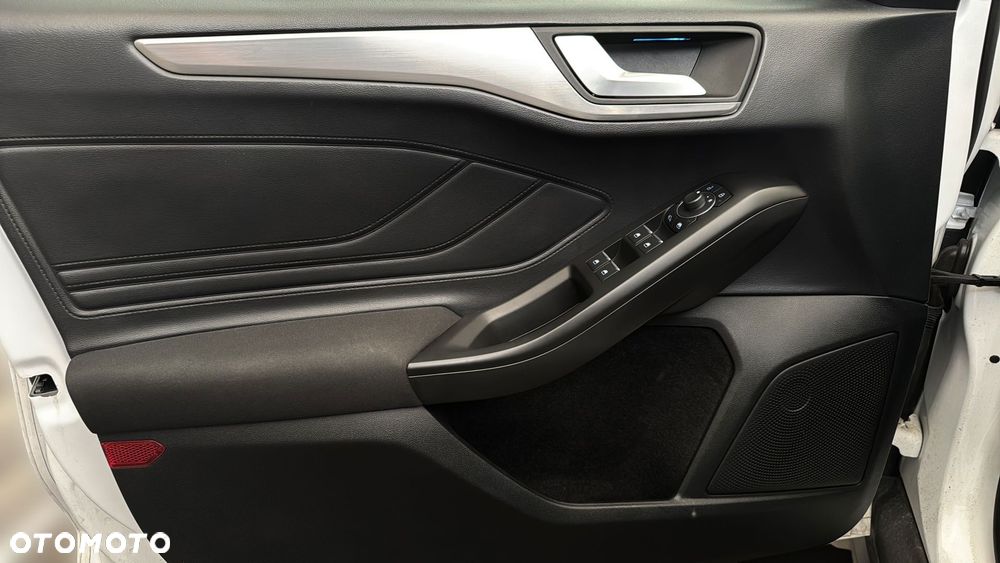 Ford Focus 1.0 EcoBoost mHEV Titanium X - 11