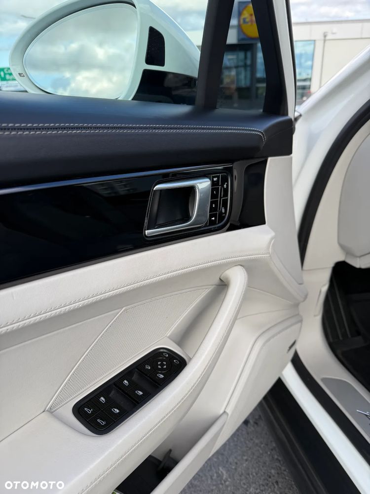 Porsche Panamera Standard - 15