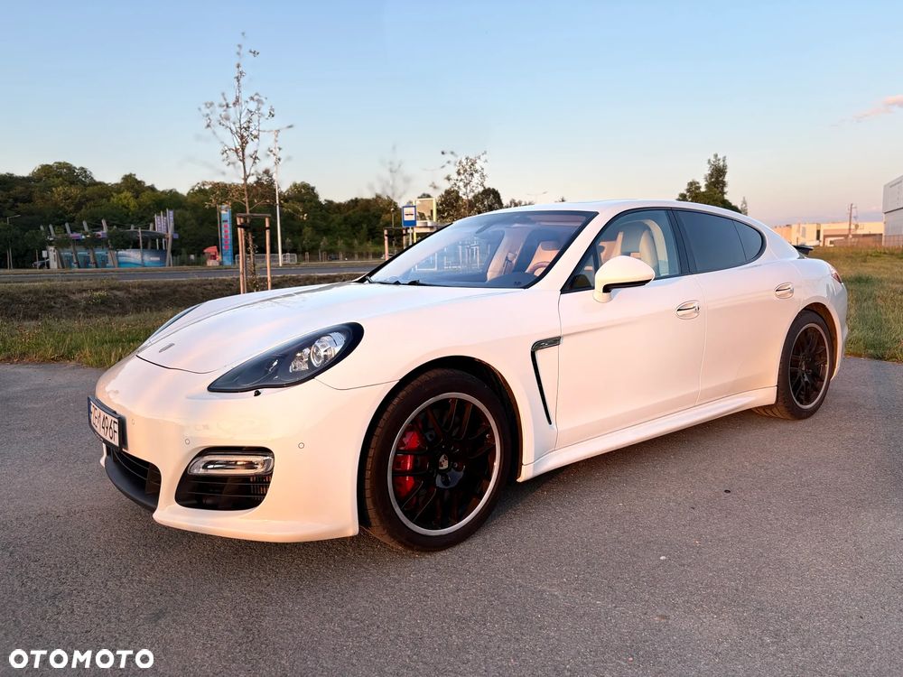 Porsche Panamera Turbo PDK - 10