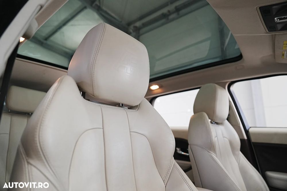 Land Rover Range Rover Evoque - 28