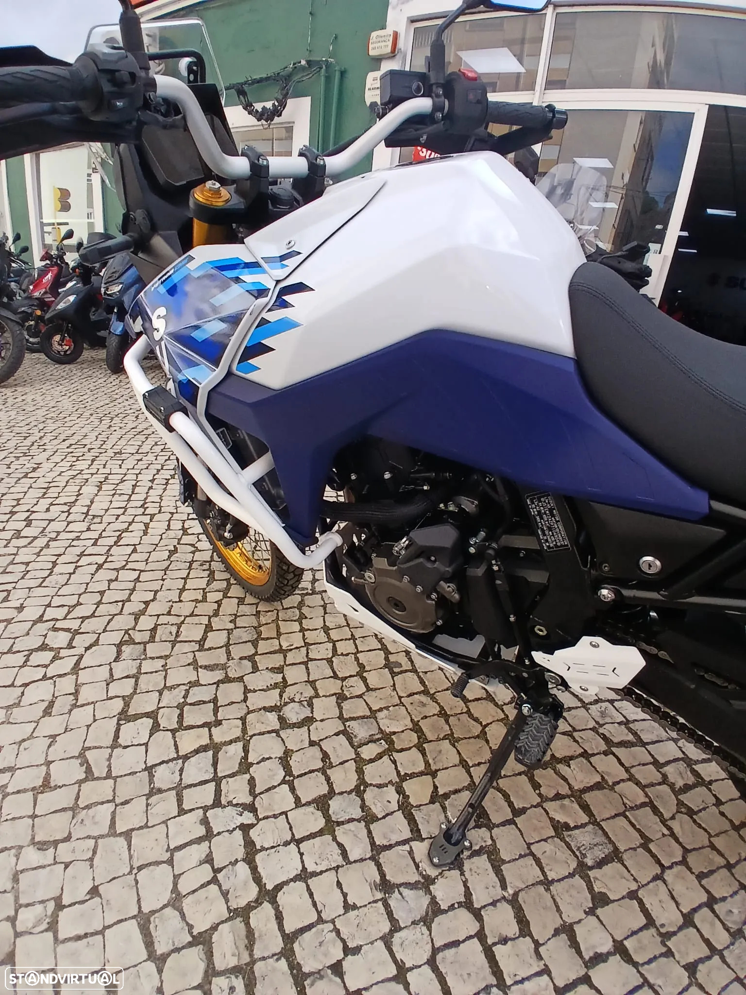 Suzuki V STROM Heritage 800 DE - 23