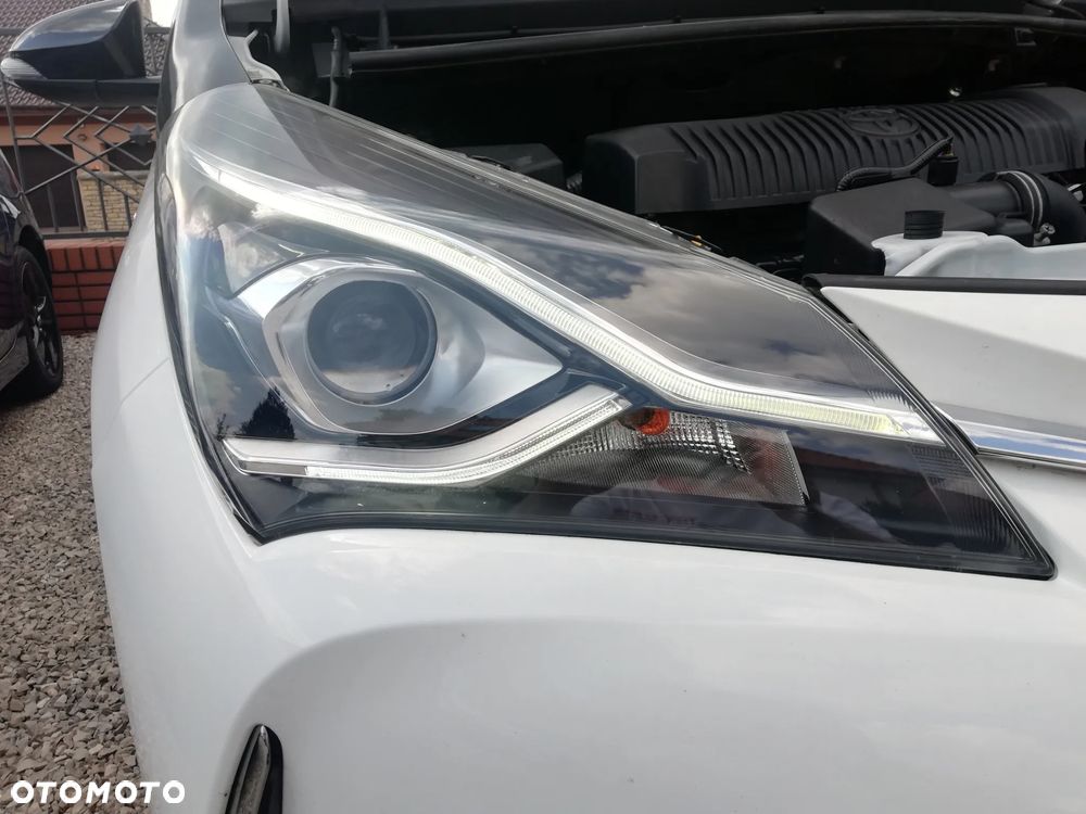Toyota Yaris Hybrid 100 Premium - 20