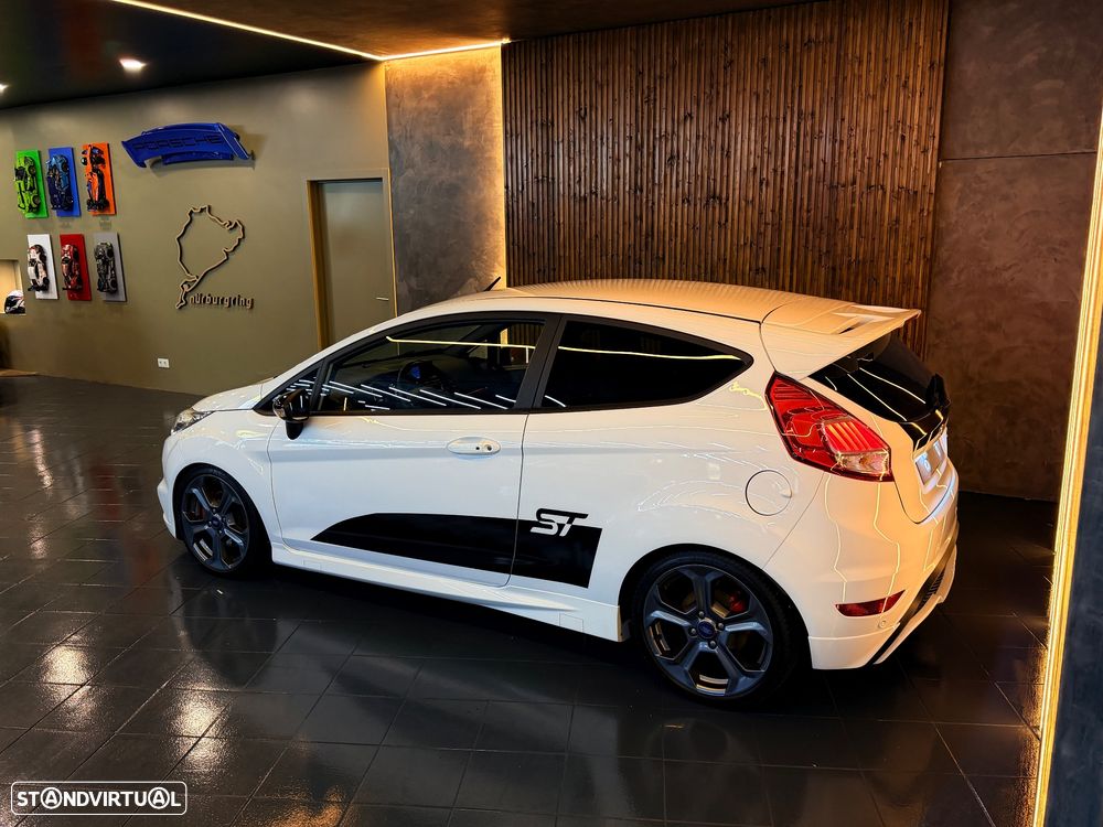 Ford Fiesta 1.6 EcoBoost c/ Pack Pele Desportiva ST - 3