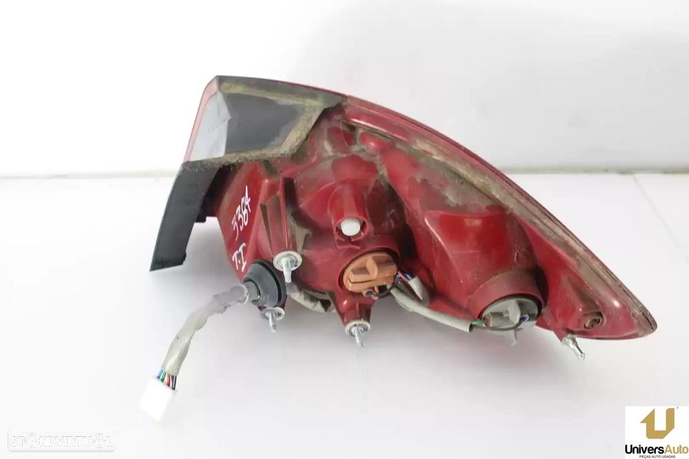 FAROLIM TRASEIRO ESQUERDO HYUNDAI SANTA FÉ II 2007 -924012B000 - 1