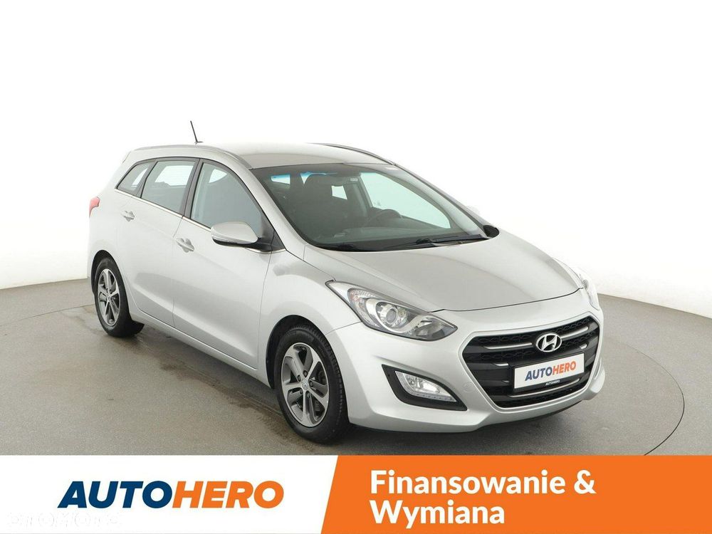Hyundai i30 blue 1.6 CRDi Trend - 11