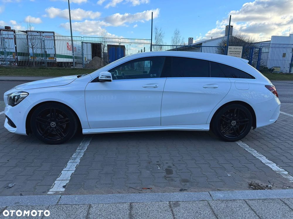 Mercedes-Benz CLA 220 4-Matic AMG Line - 12