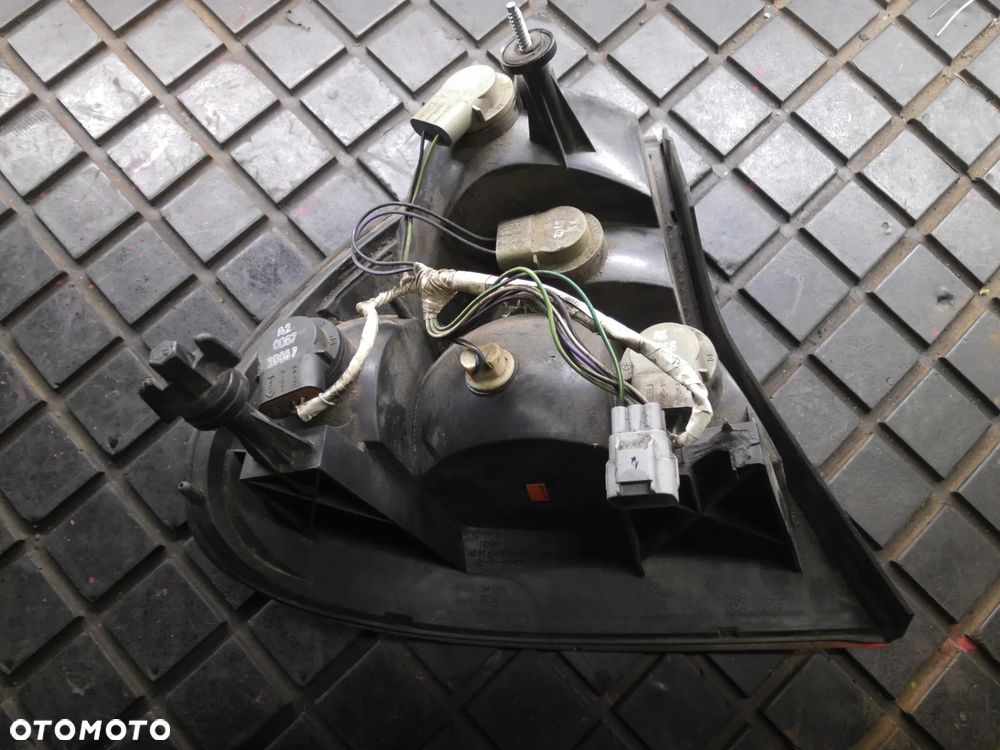 LAMPA TYŁ PRAWA CHRYSLER 300M 99-04r EUROPA - 3