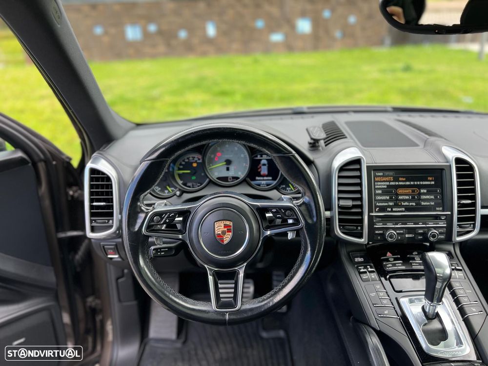 Porsche Cayenne S E-Hybrid Platinum Edition - 12