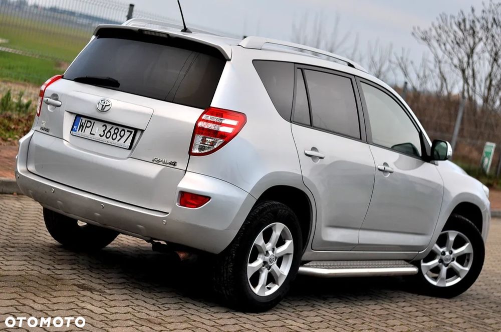 Toyota RAV4 - 4