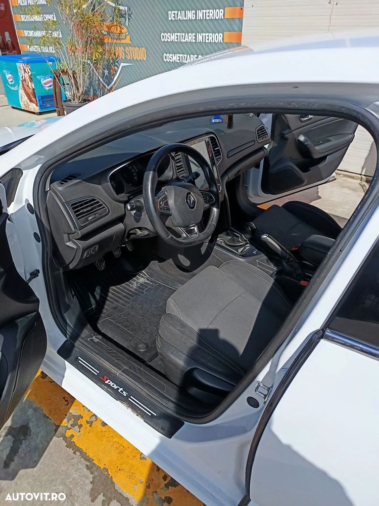 Renault Megane Blue dCi Zen - 10