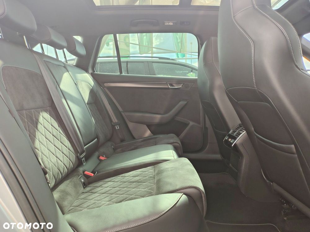 Skoda Superb 2.0 TDI SCR Sportline DSG - 32