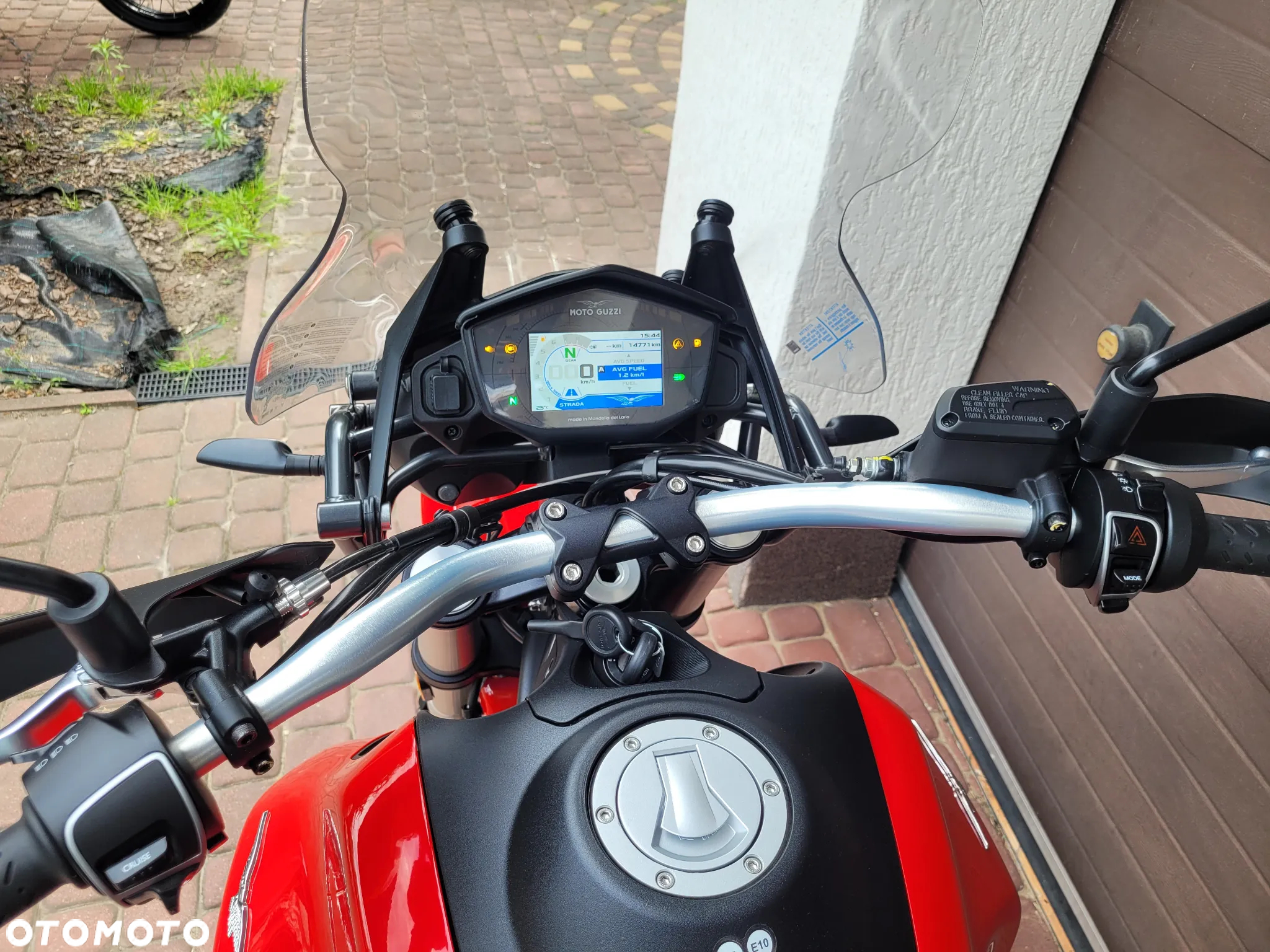 Moto Guzzi V85 - 4
