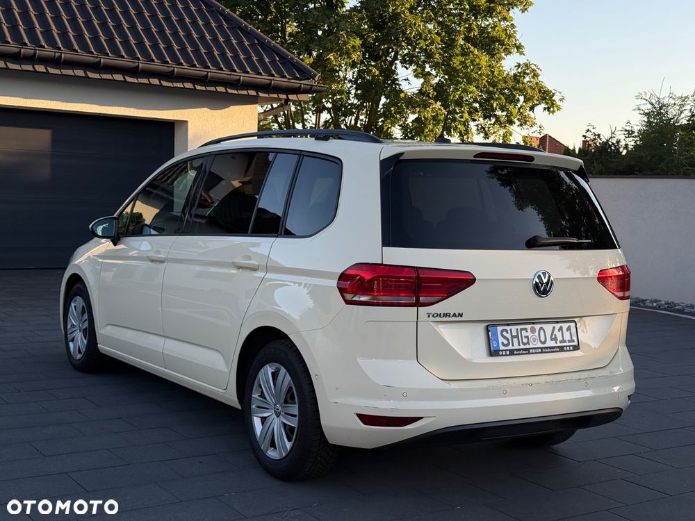 Volkswagen Touran 2.0 TDI SCR DSG Trendline - 11