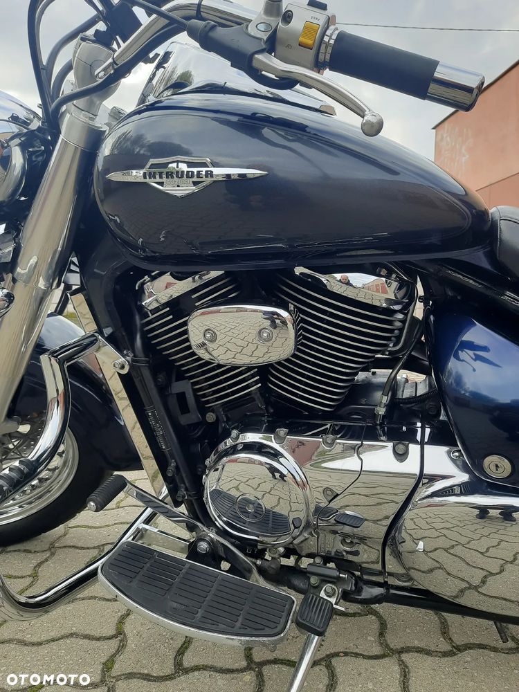 Suzuki Intruder - 19