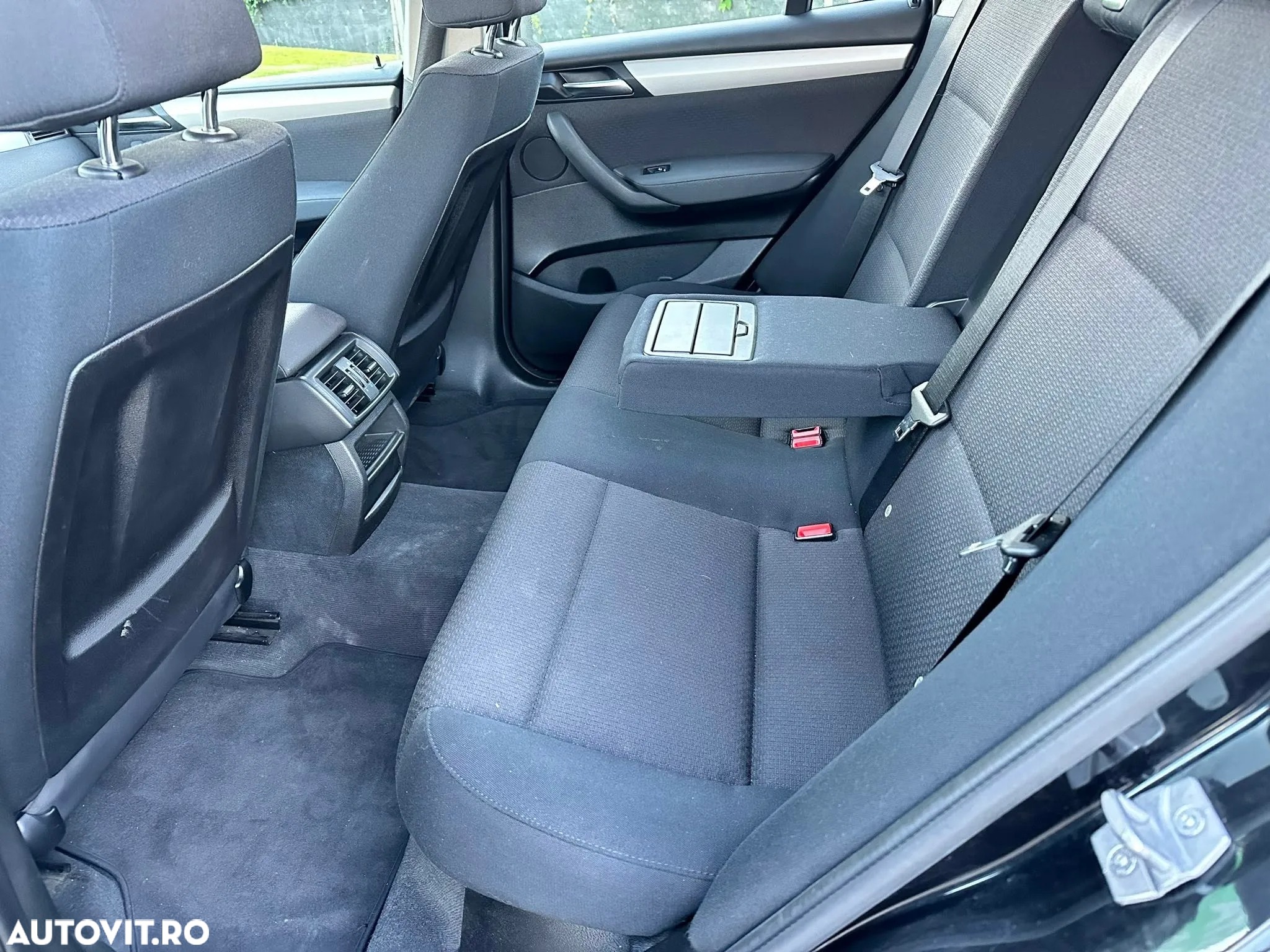 BMW X3 xDrive20d AT Luxury Line - 8