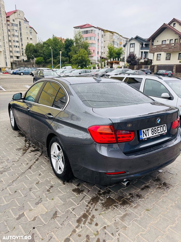 BMW Seria 3 320d - 4