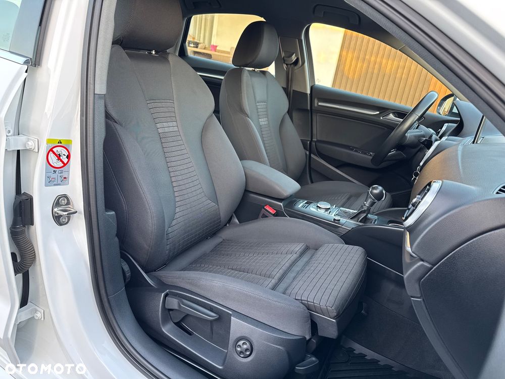 Audi A3 Limousine 35 TFSI S tronic S line - 9