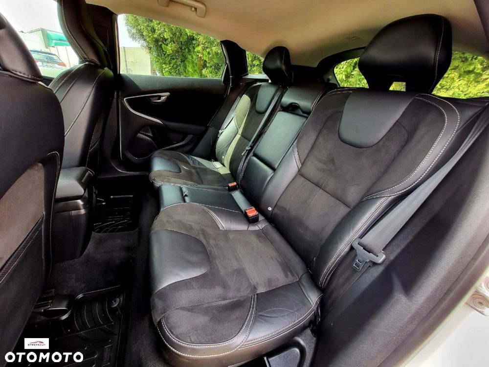 Volvo V40 Cross Country - 6