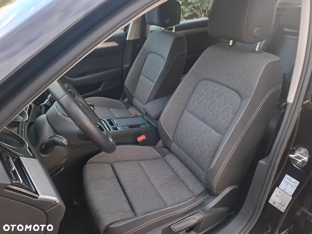 Volkswagen Passat 2.0 TDI SCR Elegance - 10