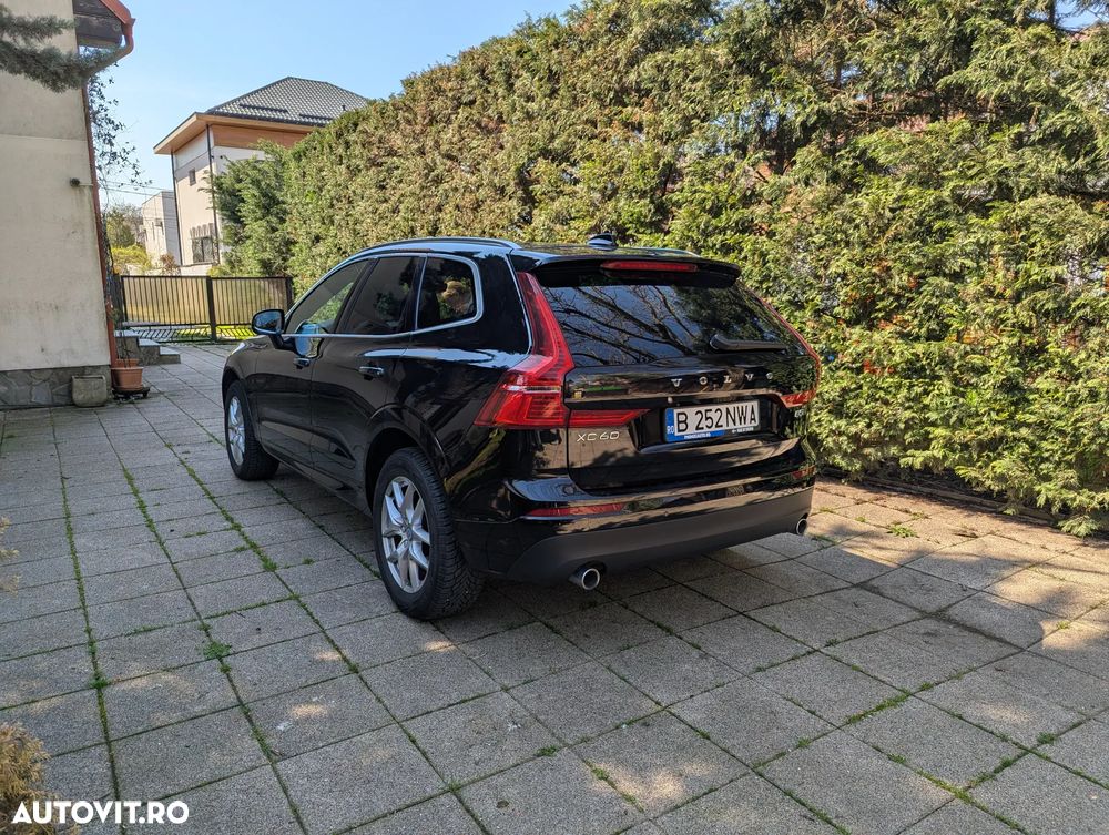 Volvo XC 60 B5 MHEV AT8 AWD Momentum Pro - 2
