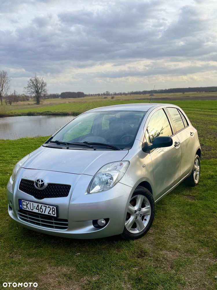 Toyota Yaris 1.3 Prestige - 1