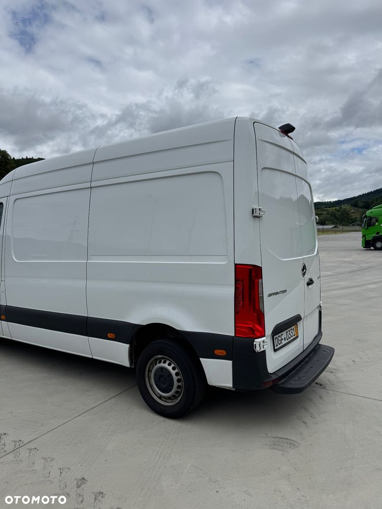 Mercedes-Benz Sprinter - 4